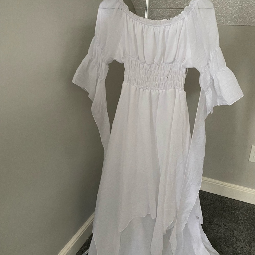 Chic White Long Sleeve Dress